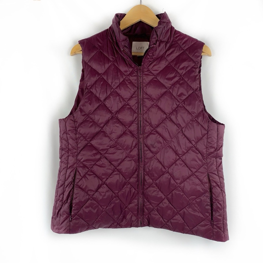 Ann Taylor LOFT Quilted Puffer Vest in Plum